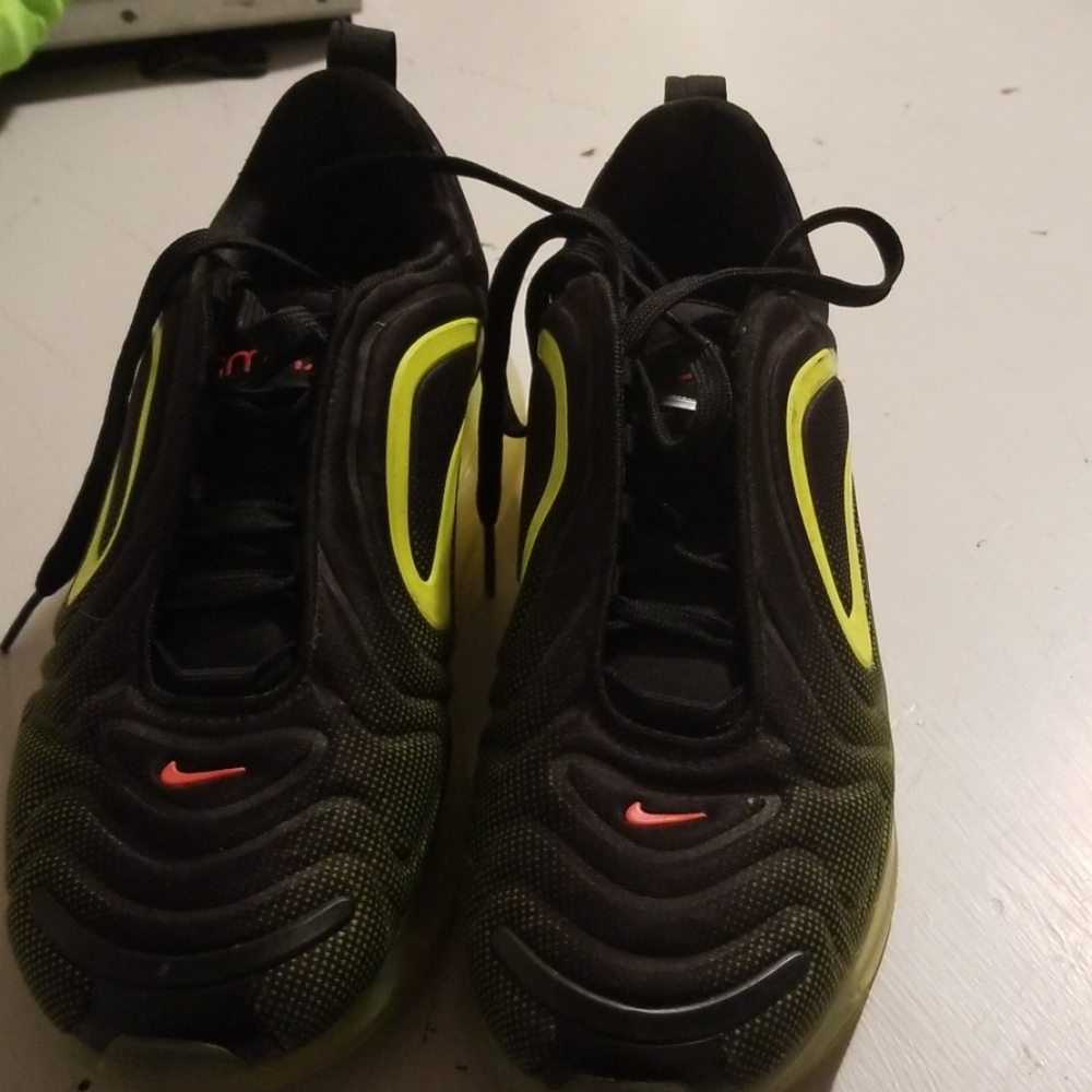 5.5Y Air Max 720  neon sneakers